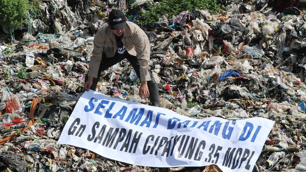 Her gün yükselen çöp dağlarına karşı çevre eylemi 2
